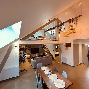 au-cafe-de-jeanne.hotels-rhonealpes.com/